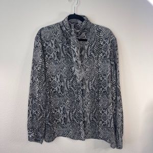 Notations XL Snake Print Long Sleeve Collar Blouse Size XL